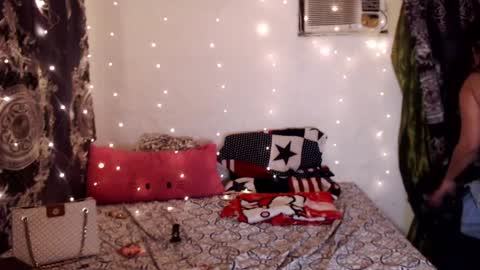 Snapshot of queen_dominatrixx chatting on 03/04/25, 04:20 CASSANDRA online show from 03/04/25, 04:20