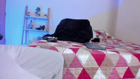 Snapshot of queen_esthefi chatting on 02/08/25, 08:53 Your Queen Esthefi online show from 02/08/25, 08:53