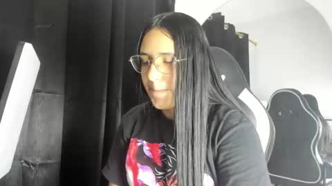 Snapshot of queen_findom1 chatting on 11/08/25, 08:51 queen_findom1 online show from 11/08/25, 08:51