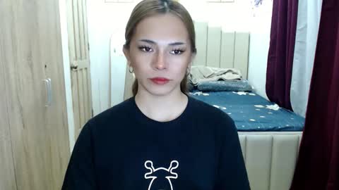 Snapshot of queen_heart0 chatting on 03/06/26, 03:25 shawny online show from 03/06/26, 03:25