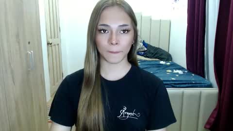 Snapshot of queen_heart0 chatting on 03/11/26, 04:18 shawny online show from 03/11/26, 04:18