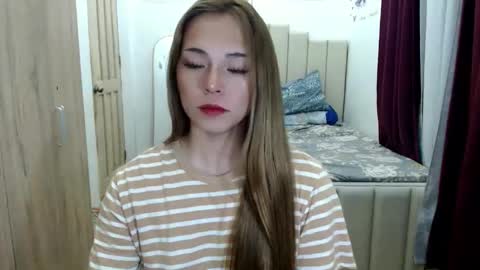 Snapshot of queen_heart0 chatting on 03/23/26, 01:20 shawny online show from 03/23/26, 01:20