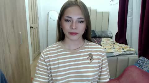 Snapshot of queen_heart0 chatting on 04/09/26, 02:11 shawny online show from 04/09/26, 02:11