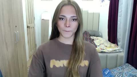 Snapshot of queen_heart0 chatting on 04/12/26, 02:38 shawny online show from 04/12/26, 02:38