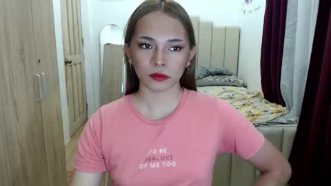 Snapshot of queen_heart0 chatting on 04/13/26, 02:50 shawny online show from 04/13/26, 02:50