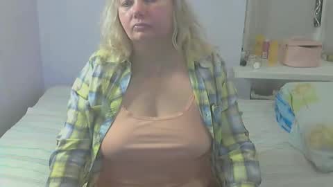 queen_jane8 online show from 10/16/25, 04:30