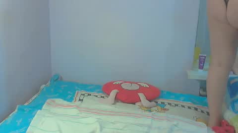 Snapshot of queen_jane8 chatting on 11/25/25, 06:19 queen_jane8 online show from 11/25/25, 06:19