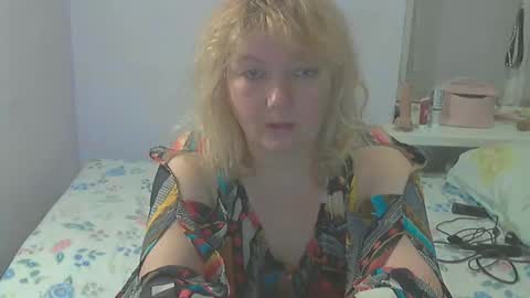 queen_jane8 online show from 06/01/26, 05:03