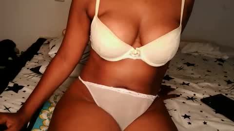 queen_joy123 online show from 11/16/25, 09:42