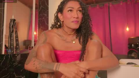 Snapshot of queen_kamil chatting on 05/20/26, 07:03 queen_kamil online show from 05/20/26, 07:03