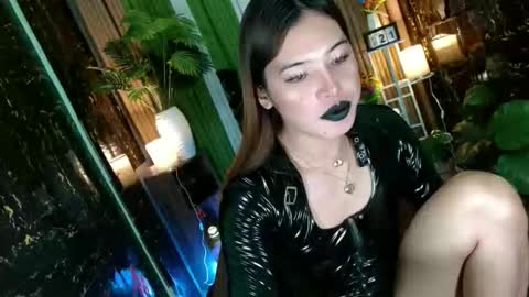 Kendal  online here from 6am-3pm philippine time online show from 10/21/25, 01:06