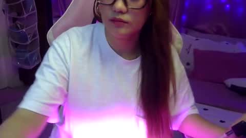 QueenHennessy online show from 02/09/26, 05:55