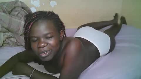 Snapshot of queen_latasha chatting on 03/18/26, 05:32 queen_latasha online show from 03/18/26, 05:32