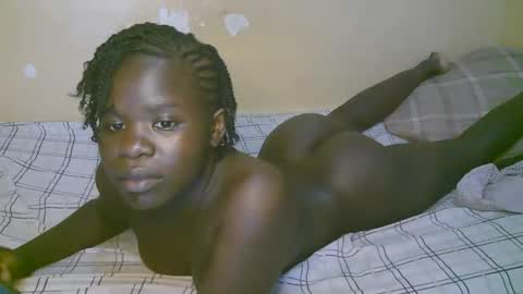 Snapshot of queen_latasha chatting on 03/31/26, 04:07 queen_latasha online show from 03/31/26, 04:07