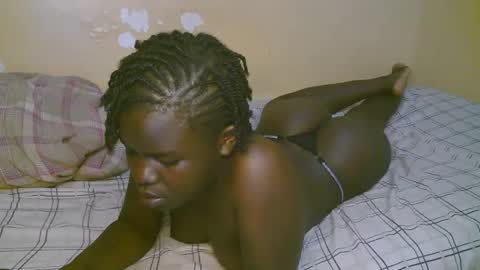 Snapshot of queen_latasha chatting on 04/05/26, 04:15 queen_latasha online show from 04/05/26, 04:15