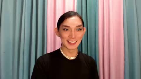 Snapshot of queen_lucifer chatting on 11/23/25, 11:32 Queen Lucifer online show from 11/23/25, 11:32