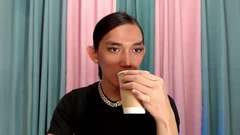 Snapshot of queen_lucifer chatting on 11/25/25, 08:14 Queen Lucifer online show from 11/25/25, 08:14