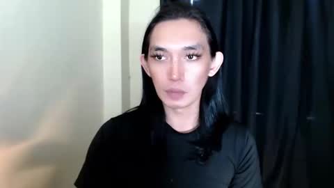 Snapshot of queen_lucifer chatting on 12/15/25, 02:16 Queen Lucifer online show from 12/15/25, 02:16