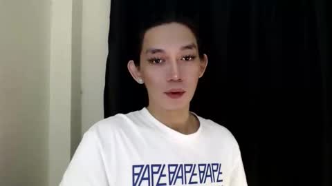 Snapshot of queen_lucifer chatting on 12/15/25, 04:33 Queen Lucifer online show from 12/15/25, 04:33