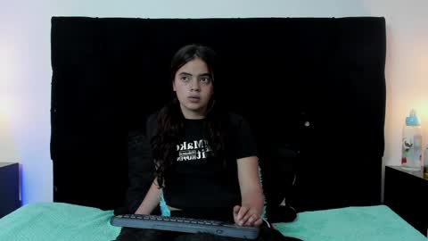 Snapshot of queen_misy chatting on 04/10/26, 08:13 queen_misy online show from 04/10/26, 08:13