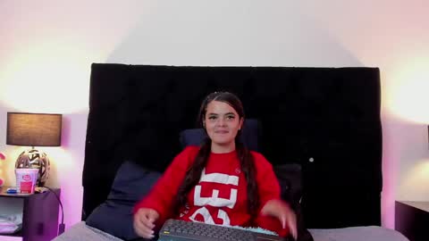 Snapshot of queen_misy chatting on 04/23/26, 08:22 queen_misy online show from 04/23/26, 08:22