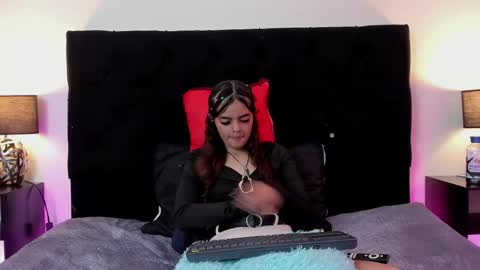 Snapshot of queen_misy chatting on 04/26/26, 08:39 queen_misy online show from 04/26/26, 08:39