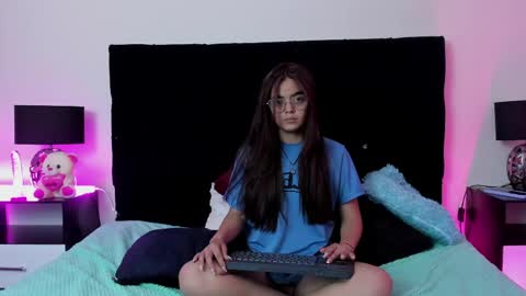 Snapshot of queen_misy chatting on 05/24/26, 08:58 queen_misy online show from 05/24/26, 08:58