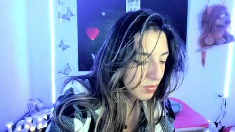 queen_natttyy online show from 03/09/25, 06:39