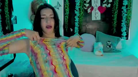 Snapshot of queen_natttyy chatting on 03/05/26, 03:19 queen_natttyy online show from 03/05/26, 03:19