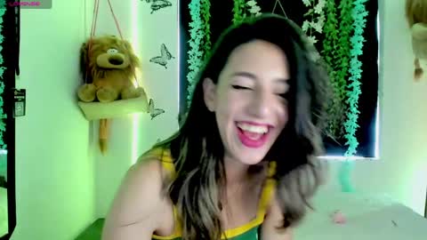 Snapshot of queen_natttyy chatting on 04/22/26, 02:29 queen_natttyy online show from 04/22/26, 02:29