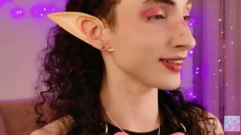 Snapshot of queen_of_tease chatting on 03/18/26, 09:40 queen_of_tease online show from 03/18/26, 09:40