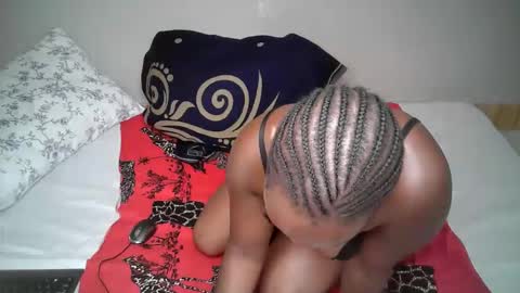 queen_pretty11 online show from 05/15/26, 06:53