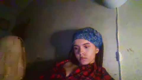 Snapshot of queen_rachelle chatting on 12/23/24, 02:35 Rachelle online show from 12/23/24, 02:35