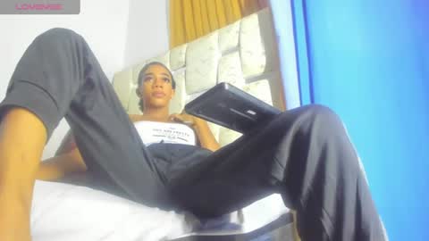 Snapshot of queen_rifanny chatting on 06/22/26, 02:02 kailani online show from 06/22/26, 02:02