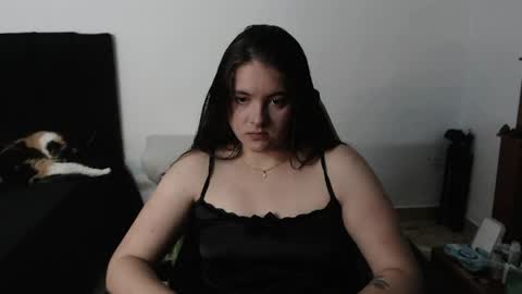 Snapshot of queen_val369_ chatting on 04/20/26, 12:02 Queen Val online show from 04/20/26, 12:02
