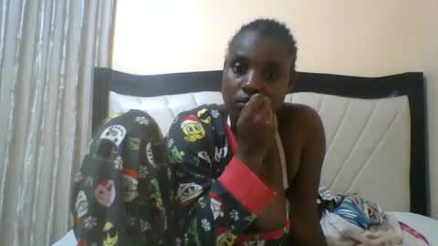 Snapshot of queen_wow2 chatting on 06/20/26, 09:39 queen online show from 06/20/26, 09:39