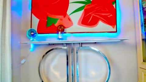 Snapshot of queen_zoe01 chatting on 11/10/25, 08:24 queen_zoe01 online show from 11/10/25, 08:24