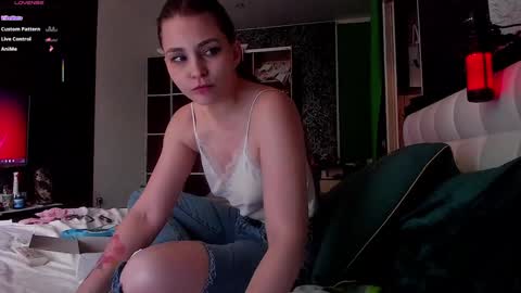 Snapshot of queenafina chatting on 03/14/26, 02:44 Kim online show from 03/14/26, 02:44