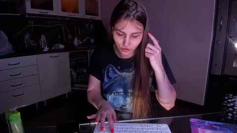 Snapshot of queenafina chatting on 03/16/26, 02:54 Kim online show from 03/16/26, 02:54