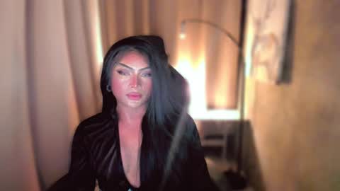 Snapshot of queenarthalia chatting on 01/26/25, 12:54 ARTHA online show from 01/26/25, 12:54