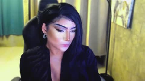 Snapshot of queenarthalia chatting on 03/08/25, 10:02 ARTHA online show from 03/08/25, 10:02