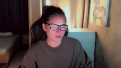 Snapshot of queenarthalia chatting on 09/26/25, 03:16 ARTHA online show from 09/26/25, 03:16