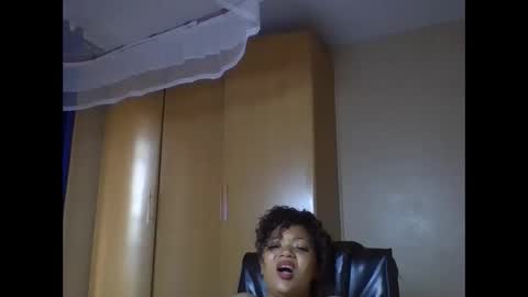 Snapshot of queenbebony2 chatting on 04/30/26, 06:53 Queenbebony2 online show from 04/30/26, 06:53