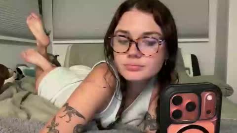 Snapshot of queencassidyy chatting on 04/02/26, 03:48 Cassidy online show from 04/02/26, 03:48