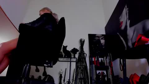 Misscatsnow online show from 02/06/26, 02:16