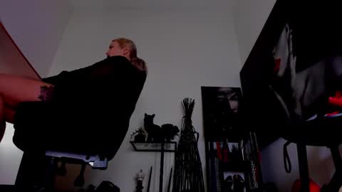 Misscatsnow online show from 02/26/26, 08:02