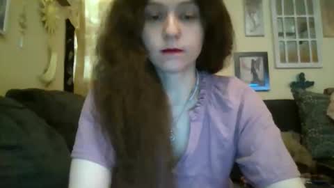 queencrimsonlvx online show from 04/12/26, 11:59