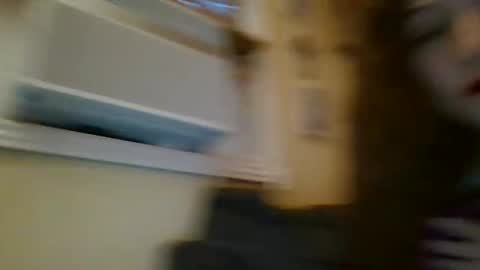 queencrimsonlvx online show from 04/16/26, 02:01