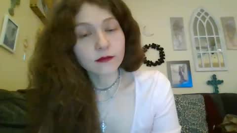 queencrimsonlvx online show from 04/18/26, 12:58