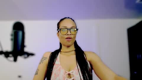 Snapshot of queendom_ing chatting on 10/04/25, 01:14 Sweet Goddess online show from 10/04/25, 01:14